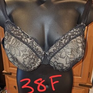 Elegant Black Lace Bra 38F